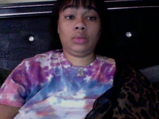 Live sex webcam photo for HoneyBusty69 #272072137