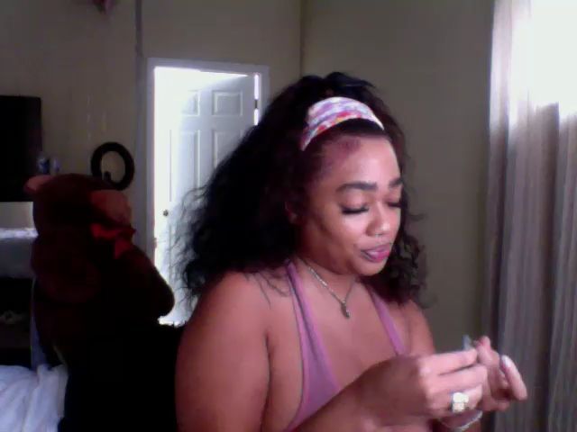 Live sex webcam photo for HoneyBusty69 #272664184