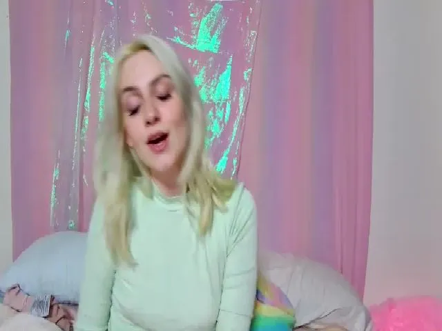 Live sex webcam photo for HoneyLimbed #272108330