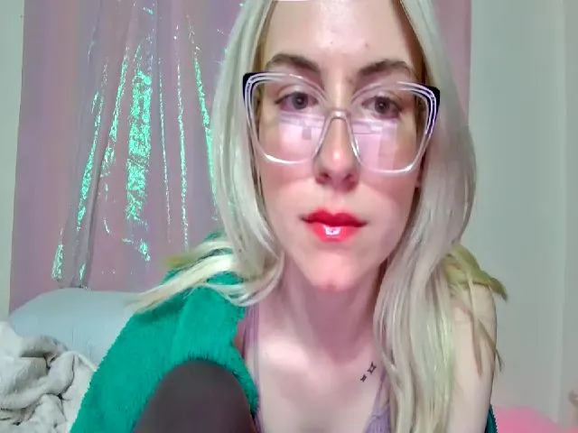 Live sex webcam photo for HoneyLimbed #272154912