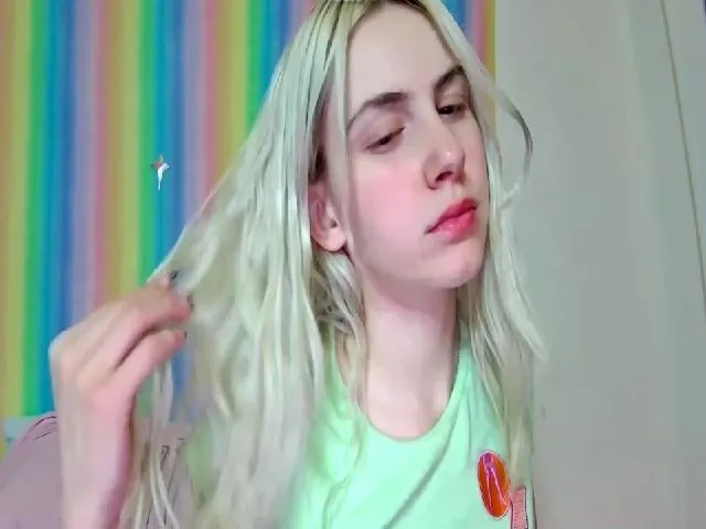 Live sex webcam photo for HoneyLimbed #272966469