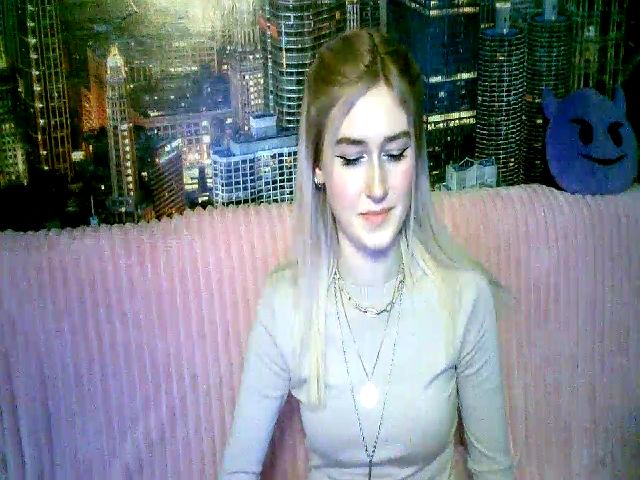 Live sex webcam photo for Honey_dream #272880682