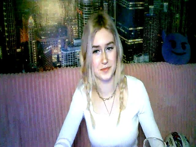 Live sex webcam photo for Honey_dream #272946276