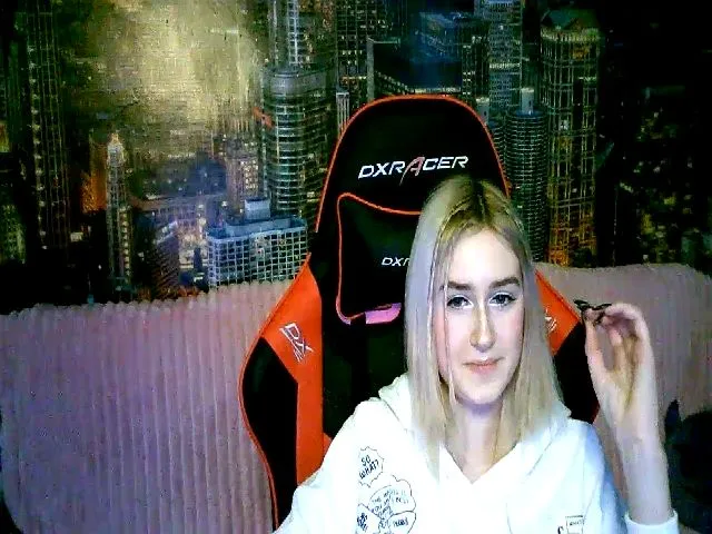 Live sex webcam photo for Honey_dream #272993676