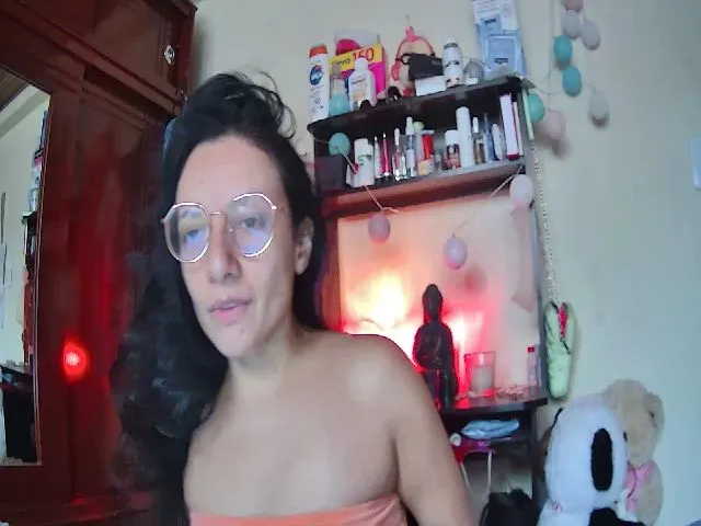 Live sex webcam photo for Hooliganx169 #272428322