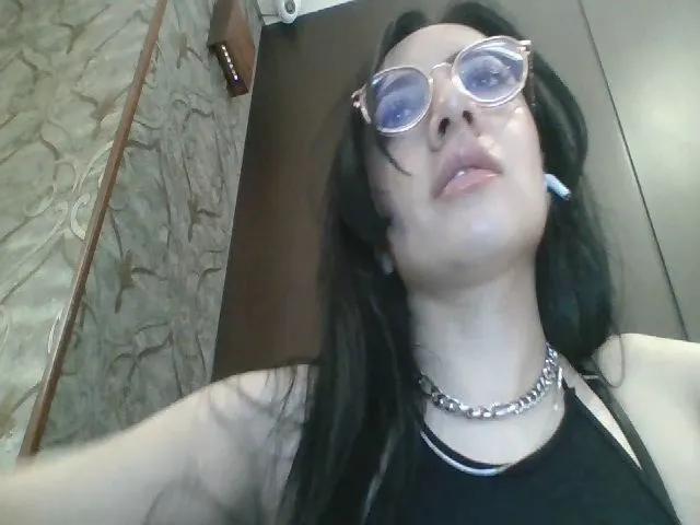 Live sex webcam photo for Hooliganx169 #273453412