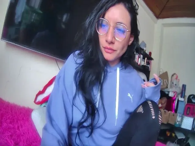 Live sex webcam photo for Hooliganx169 #273657280