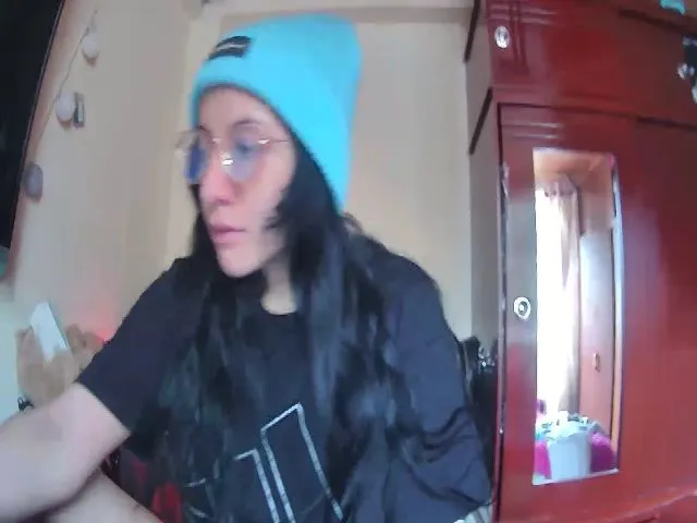 Live sex webcam photo for Hooliganx169 #273983242