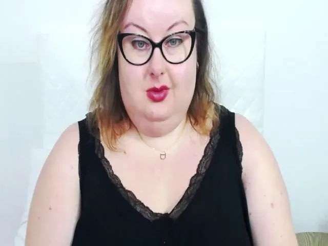 Live sex webcam photo for HornyBonnie #271803595