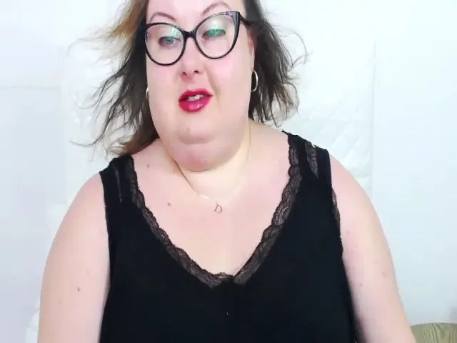 Live sex webcam photo for HornyBonnie #271805686