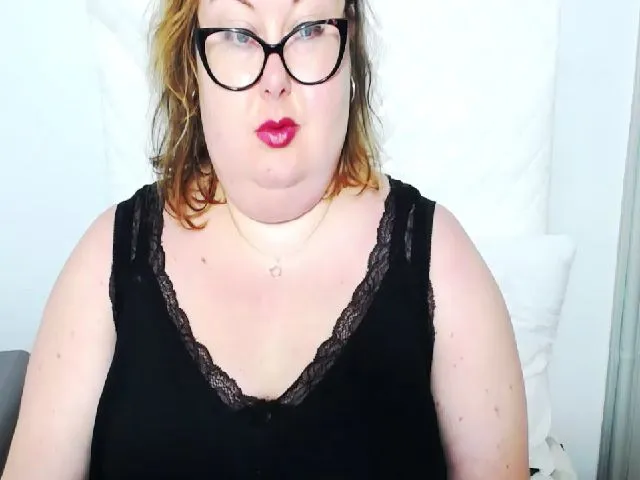 Live sex webcam photo for HornyBonnie #271840153