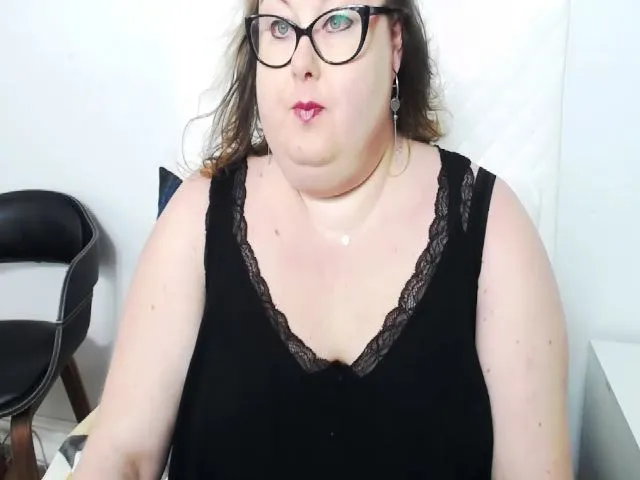 Live sex webcam photo for HornyBonnie #272039119