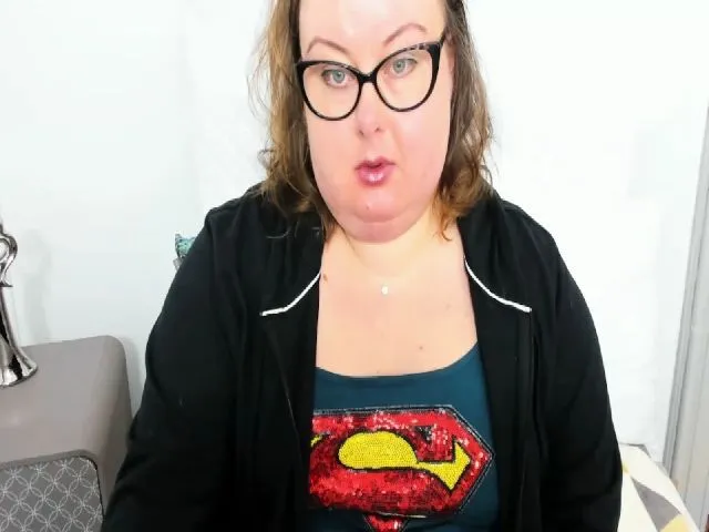 Live sex webcam photo for HornyBonnie #272998036