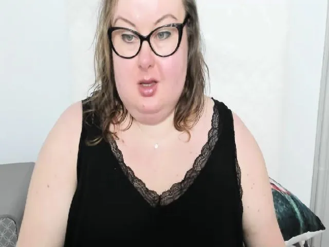 Live sex webcam photo for HornyBonnie #273060115