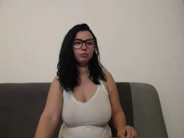 Live sex webcam photo for HotErikka #271716828