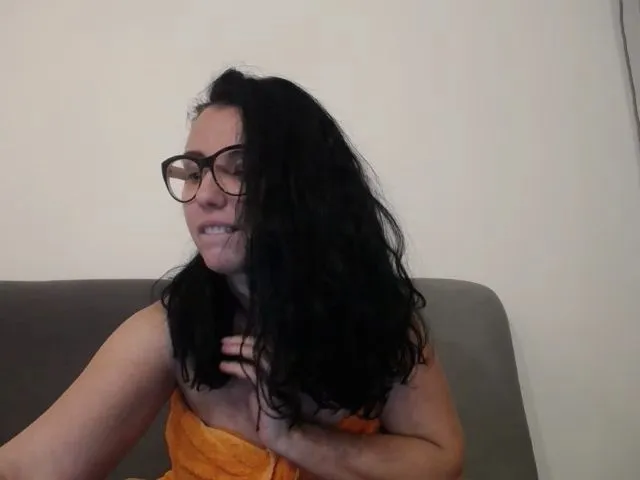 Live sex webcam photo for HotErikka #271792232