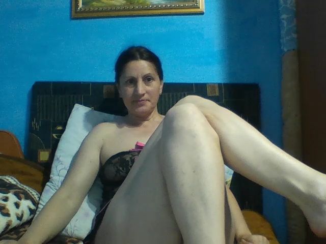 Live sex webcam photo for HotEstelle44 #273449569