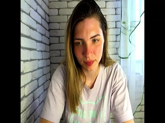 Live sex webcam photo for HotSexyLady_1 #273346613