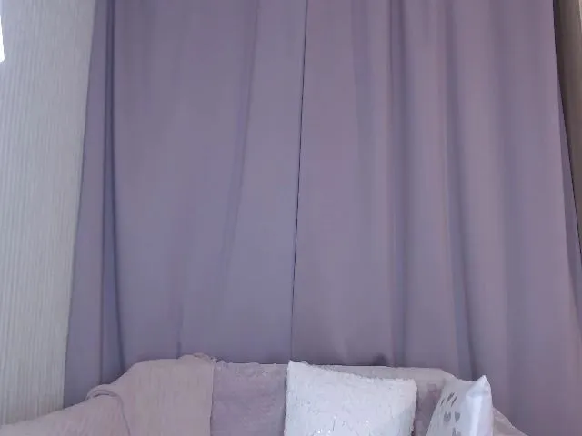 Live sex webcam photo for HotSwJenna #272682482