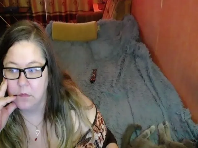 Live sex webcam photo for HotXXXGirl1 #271759312