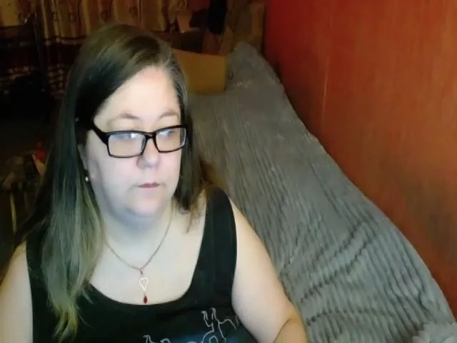 Live sex webcam photo for HotXXXGirl1 #272404978