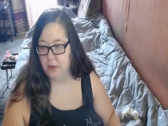 Live sex webcam photo for HotXXXGirl1 #273854397