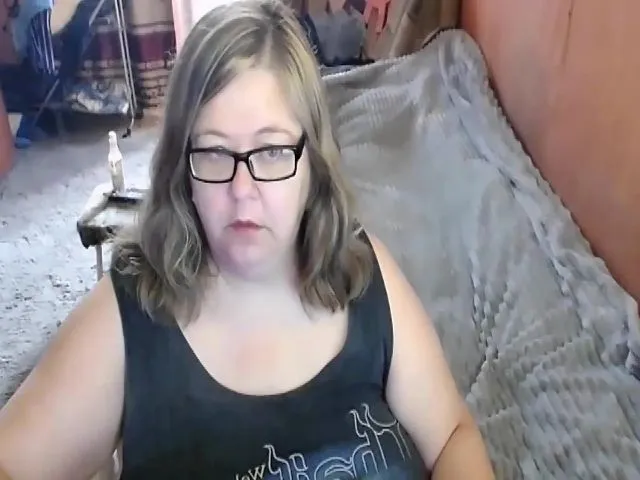 Live sex webcam photo for HotXXXGirl1 #274346692