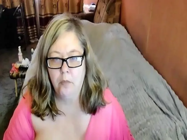 Live sex webcam photo for HotXXXGirl1 #274708364