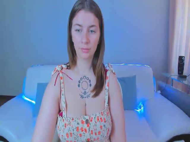 Live sex webcam photo for Hot_curvyy #273622996