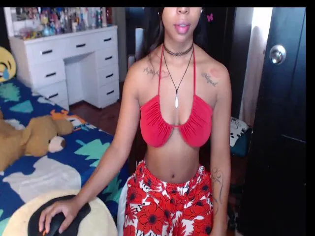 Live sex webcam photo for Hot_nia69 #272980391