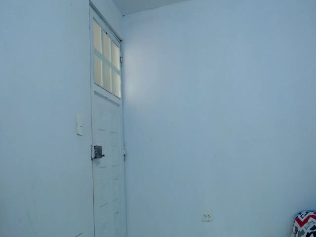 Live sex webcam photo for Hot_skinny_ #272056273