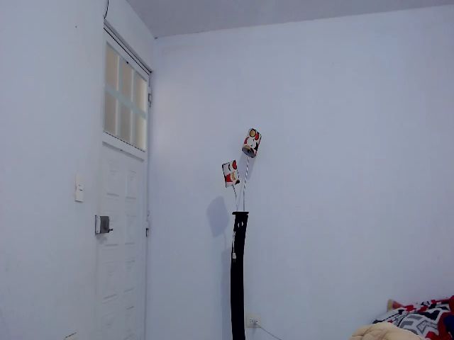 Live sex webcam photo for Hot_skinny_ #272921296