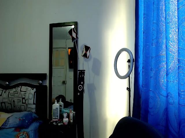 Live sex webcam photo for Hot_skinny_ #273756810