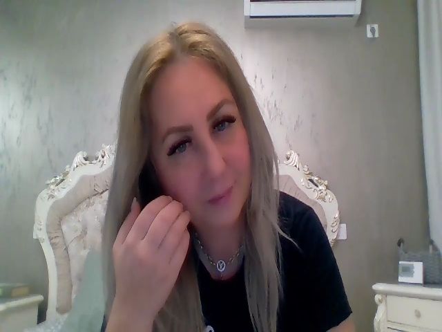 Live sex webcam photo for Hotbarbydoll #273097255