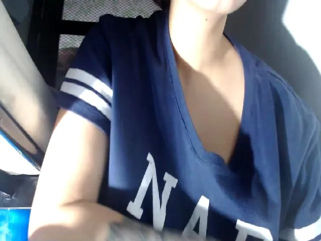 Live sex webcam photo for HotpukiLuver #271739880