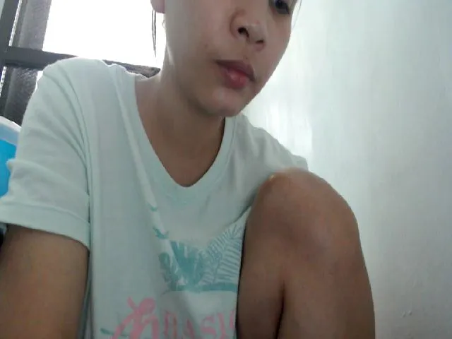 Live sex webcam photo for HotpukiLuver #271974452