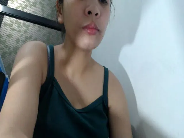 Live sex webcam photo for HotpukiLuver #272080553