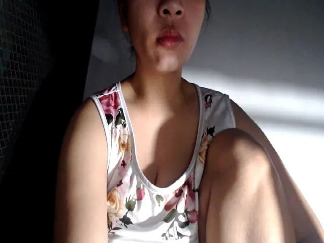 Live sex webcam photo for HotpukiLuver #272258823