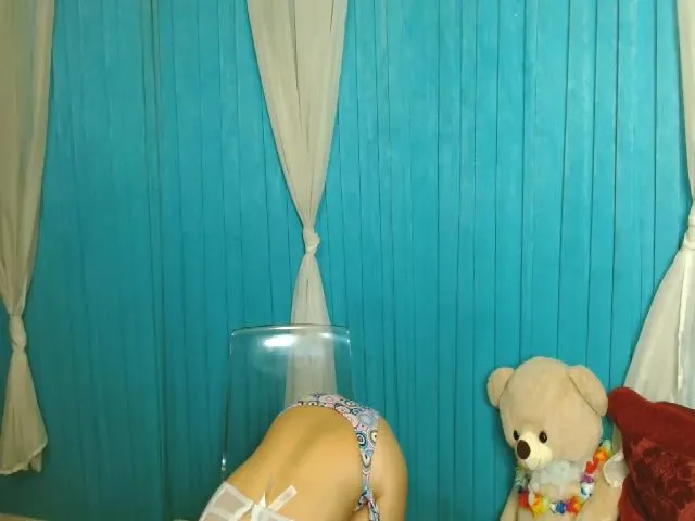 Live sex webcam photo for Hott_denisse #274621548