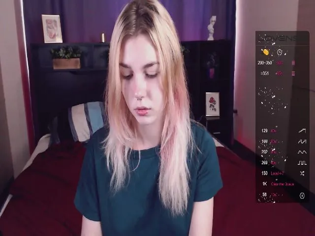 Live sex webcam photo for HoveyKey #274654347