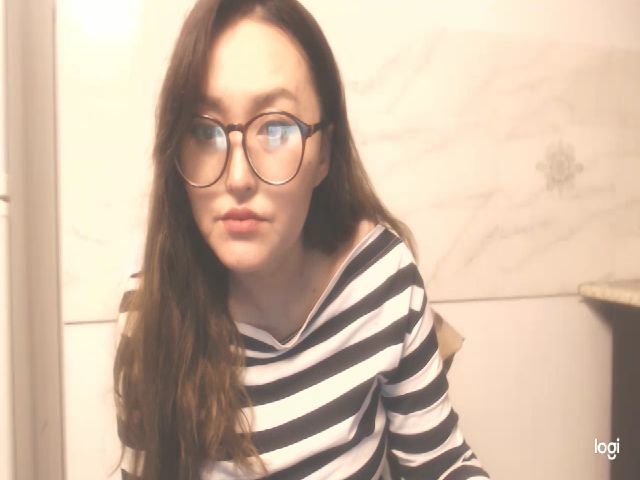 Live sex webcam photo for HrnyTeacher #271900528