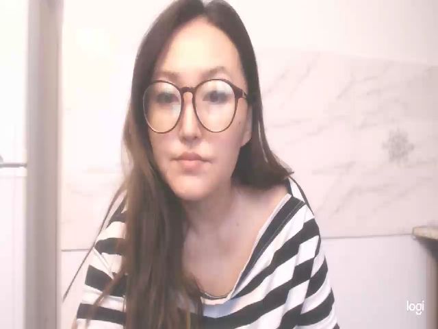 Live sex webcam photo for HrnyTeacher #271961750