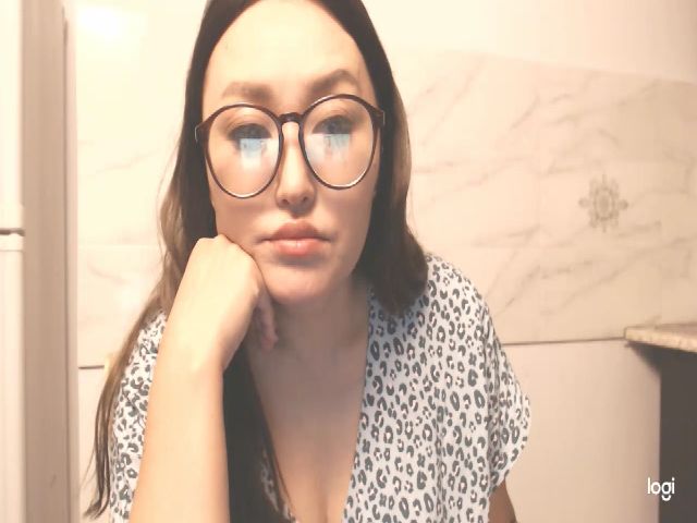 Live sex webcam photo for HrnyTeacher #272310199