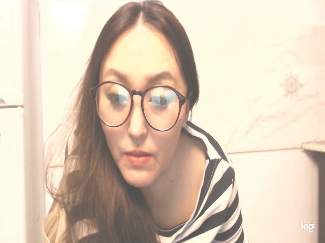 Live sex webcam photo for HrnyTeacher #272415726