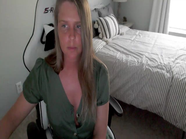 Live sex webcam photo for HufflepuffHoe #272857680