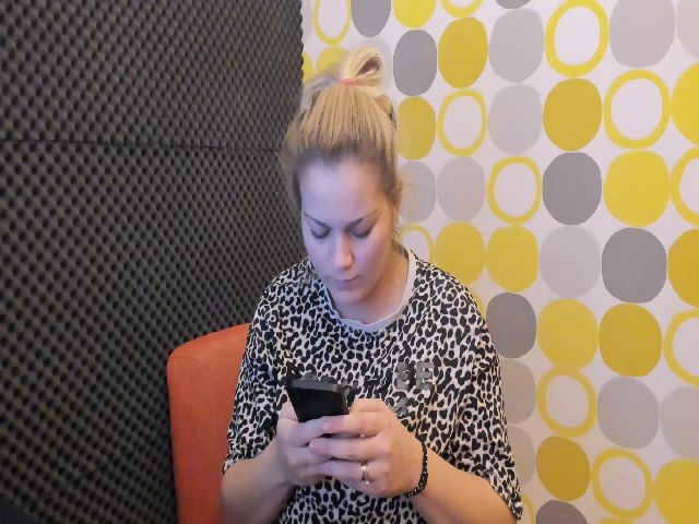 Live sex webcam photo for HugeBoobsErin #272142341