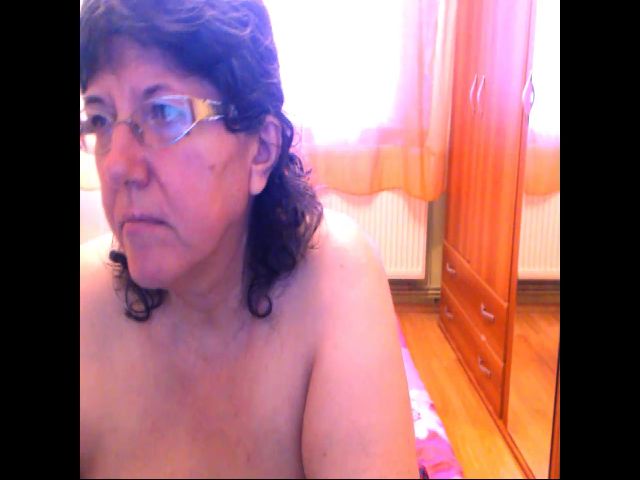 Live sex webcam photo for HugeTitsShow #273811329