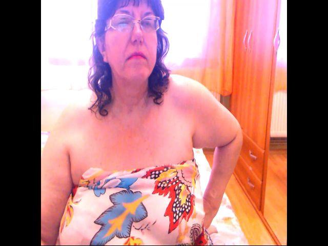 Live sex webcam photo for HugeTitsShow #273945662