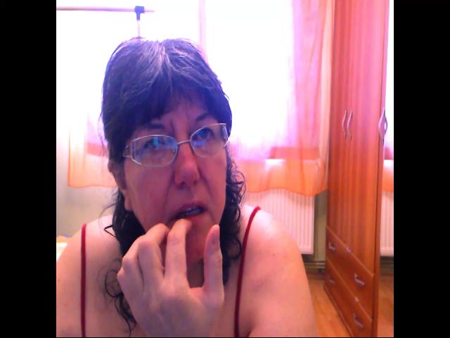 Live sex webcam photo for HugeTitsShow #274019595