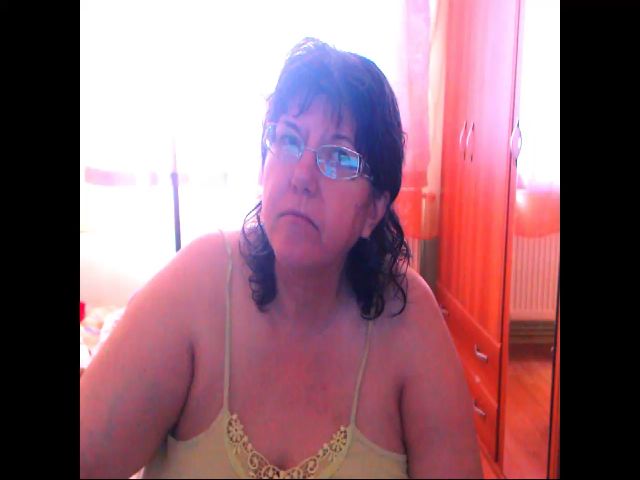 Live sex webcam photo for HugeTitsShow #274400655